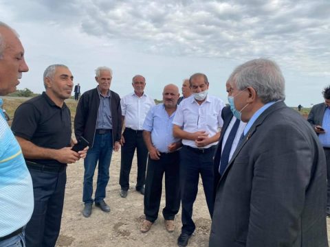 Sabir Rüstəmxanlı Neftçala şəhidlərinin ailələrinə və yaralı həbçilərə baş çəkdi