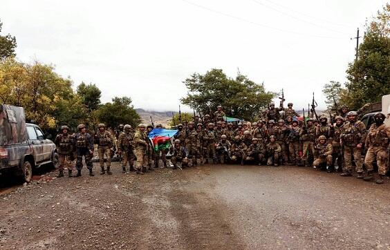 Azərbaycan bayrağı Cəbrayılın mərkəzində – Foto