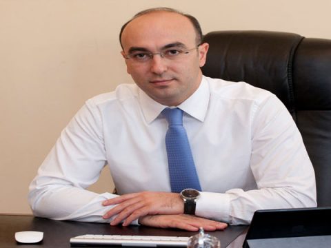 “Nəticəsiz danışıqlar saatlı bombaya çevrilmişdi….” – Elnur Aslanov Qarabağ ətrafında baş verənlərdən yazır