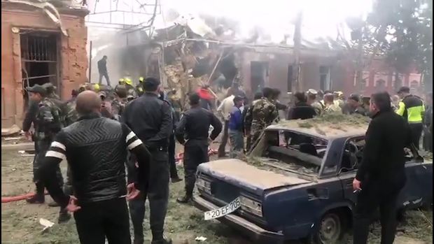 Raket hücumuna məruz qalan Gəncədən görüntülər – VİDEO