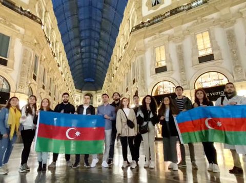 İtaliyadakı azərbaycanlı tələbələrdən ordumuza dəstək – VİDEO