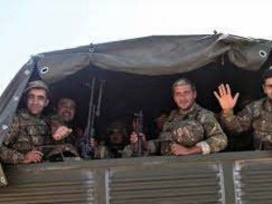 Ermənistanda əhaliyə paylanan silahları yığa bilmirlər