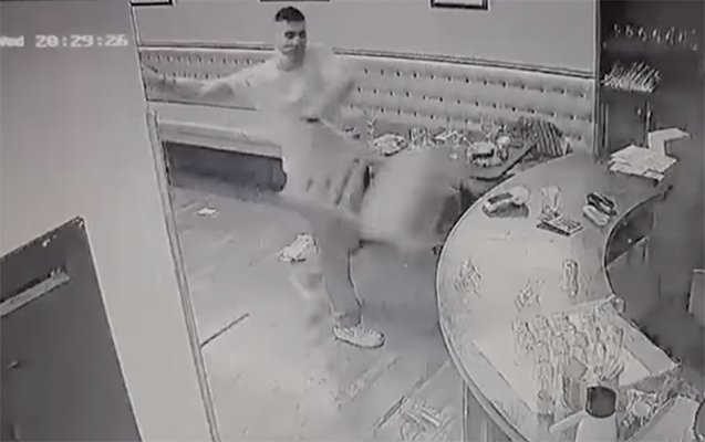 Ermənilər ABŞ-da türk restoranına hücum etdilər – Video