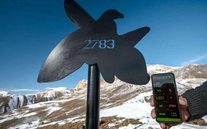 Şəhidlərin şərəfinə 2783 metr hündürlükdə lövhə – Foto