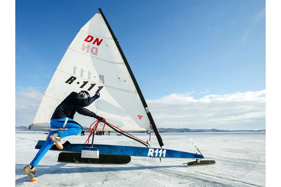 Xizək üstündə yelkən