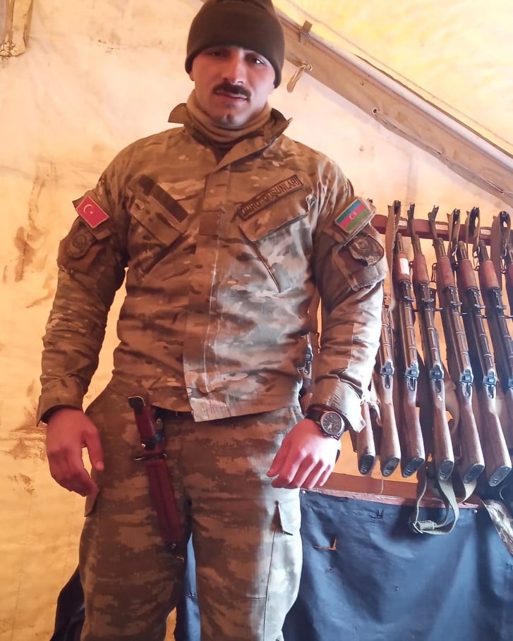 Gənc döyüşçünün işə ehtiyacı var – FOTO