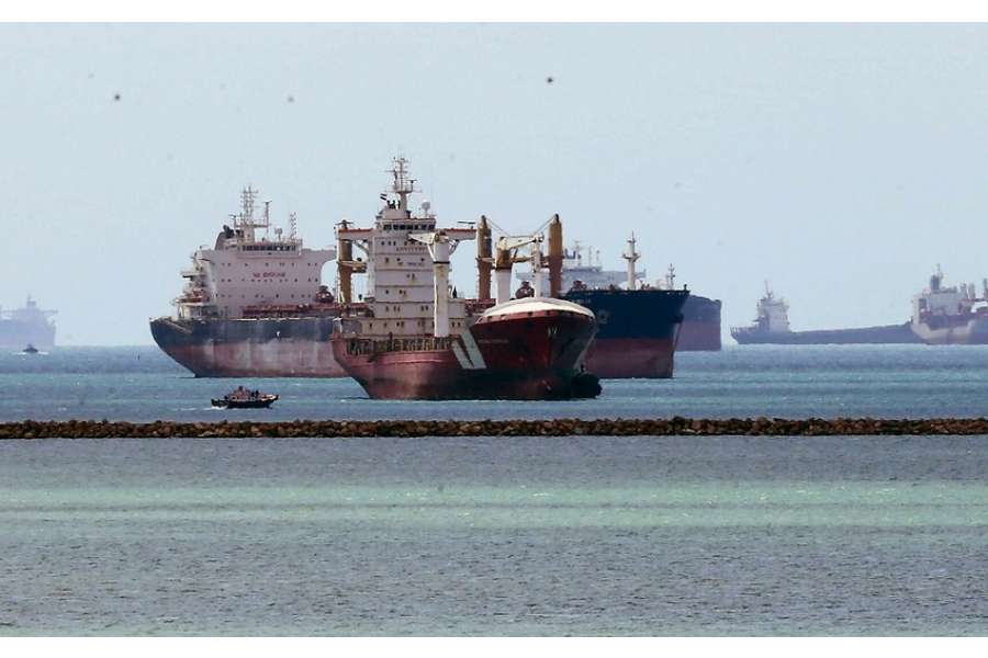 Misir prezidenti: “Süveyş kanalındakı hərəkət adi qaydada davam edir”