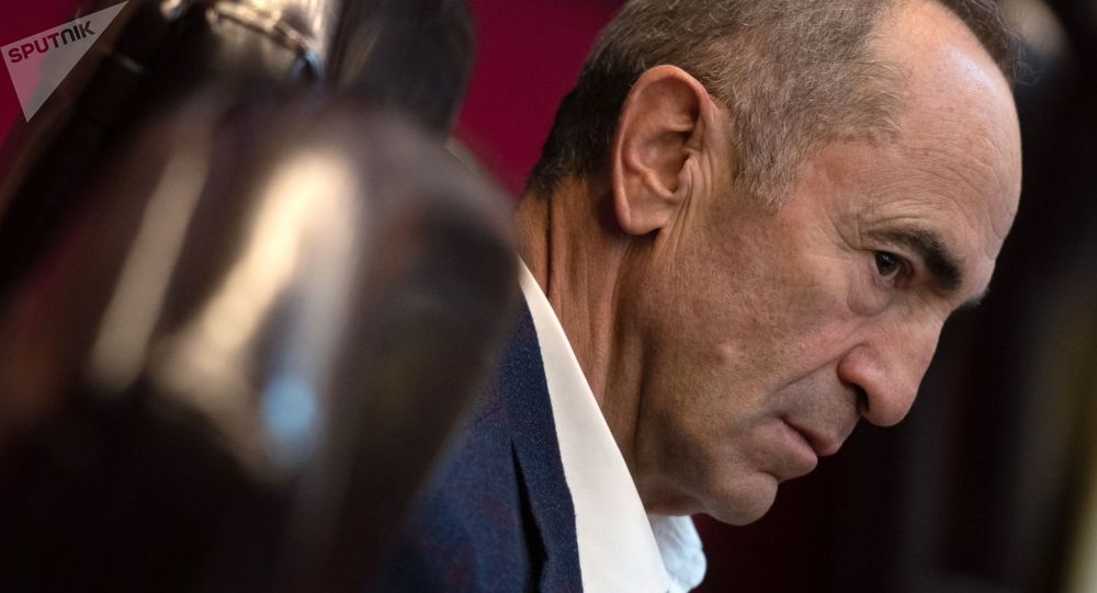 Koçaryan içindəki faşizmi açıq ifadə edir