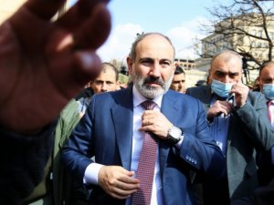 Müxalifət Paşinyanı xərçəng şişi ilə müqayisə etdi