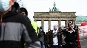 Tailandda etirazlar zamanı azı 30 nəfər xəsarət alıb