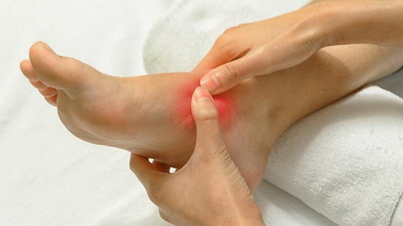 Topuq şişir, dəri qaşınır: İnsanı ölümə sürükləyən TƏHLÜKƏLİ SİMPTOMLAR