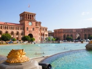 Azərbaycandan Yerevana 211 milyon dollar gedib?