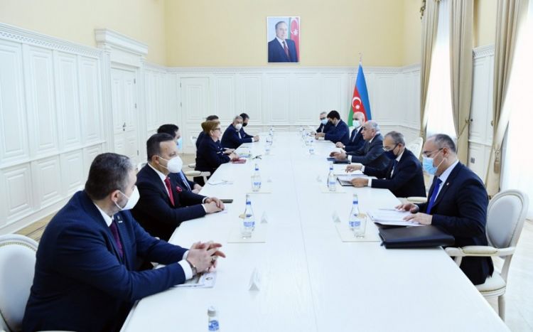 Əli Əsədov Türkiyənin ticarət naziri ilə görüşüb