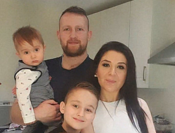 “Barı Naxçıvan” mahnısını ifa edən britaniyalı: “Evdə tez-tez Azərbaycan dilində danışırıq” – FOTO/VİDEO