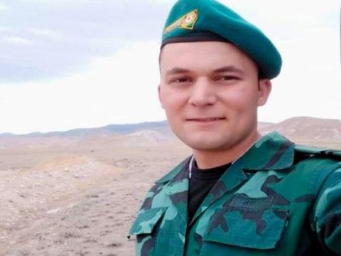 Xudayarı təhqir edən gənci bu cür döydülər – Video