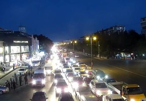 Bakıda nəqliyyatın hərəkətində sıxlıq yaranıb