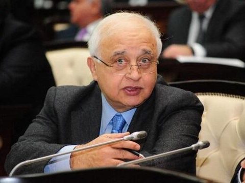 Poeziyamızın “Üç muşketyoru”ndan biri – Elçin yazdı