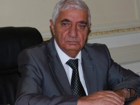 Fikrət Qoca vəfat etdi