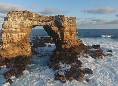 Dünyanın ən məşhur qayası- “Darvin Tağı” çökdü – FOTO/VİDEO