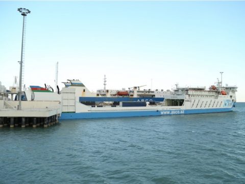 “Azərbaycan” gəmi-bərəsi ilk səfərinə çıxdı