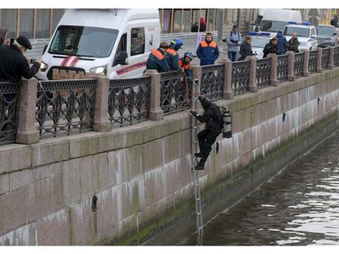 Rusiyada  teploxod kiçik gəmini toqquşaraq batırıb