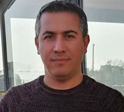 Elleri! Kokulu bir Defne Yaprağı… – Fikret Çelikin şeirləri (Türkiyə)