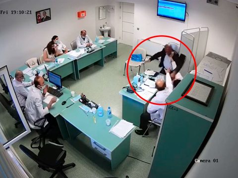 Azərbaycanda saxta əlilliyi ifşa olunan “müharibə əlili” həkimi döydü – ANBAAN VİDEO – ANBAAN VİDEO