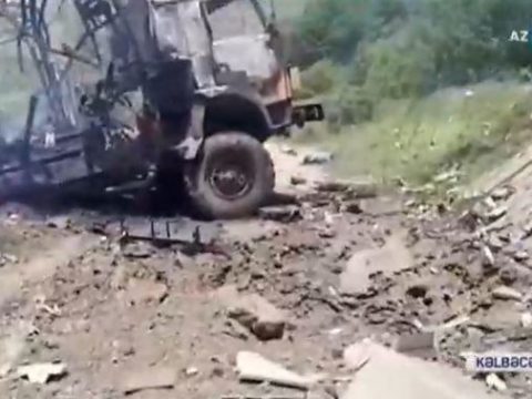 Minaya düşən müxbir və operatorun həlak olduğu dəhşətli hadisədən görüntülər – VİDEO