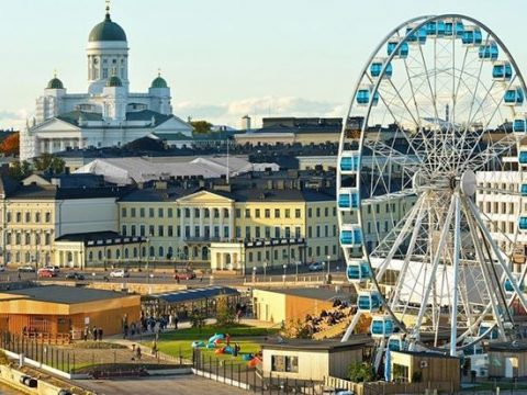 Dünyanın ən xoşbəxt ölkəsi əcnəbi işçilər axtarır