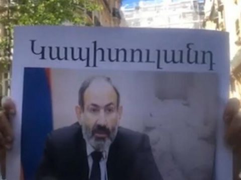 Paşinyan Fransada belə təhqir edildi – VİDEO