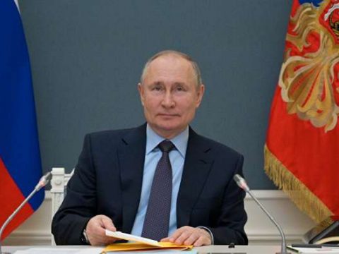 Putin: Bizi uşaq kimi aldatdılar