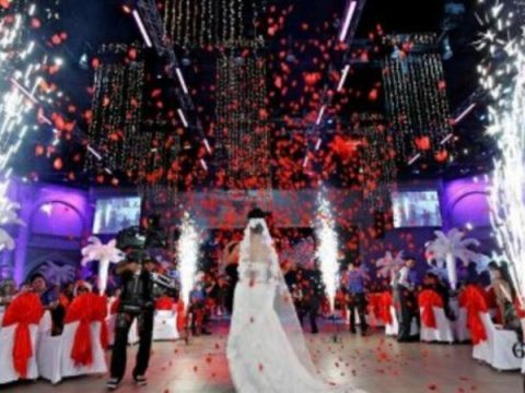 Şadlıq evlərinin qarşısında növbə yarandı, qiymətlər isə… – VİDEO