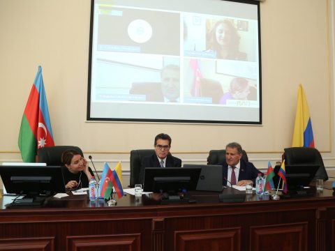 Ədəbiyyat İnstitutu kolumbiyalı şair ilə görüş keçirdi