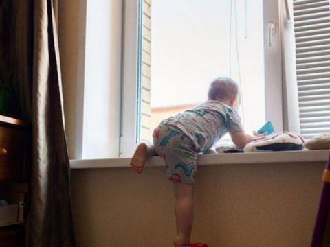 Rusiyada azərbaycanlı körpə binadan yıxıldı – MÖCÜZƏ