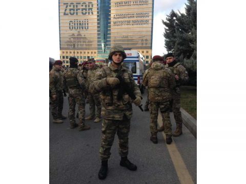 Düşmənə göz açmağa imkan verməyən igid