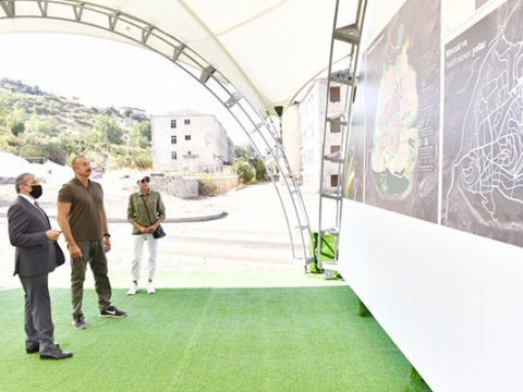 İlham Əliyev və birinci xanıma Şuşanın baş planı təqdim olundu – Fotolar+Video