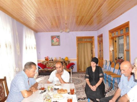 Deputat şəhid ailələri ilə görüşüb (FOTO)