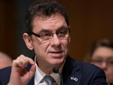 “Pfizer”in rəhbəri pandemiyanın sona çatacağı tarixi açıqladı