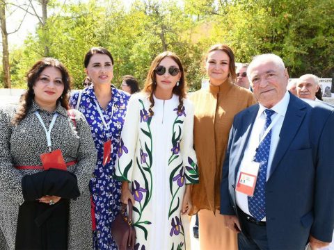 Varislik və vaqiflik: Şuşada nələr edilir?