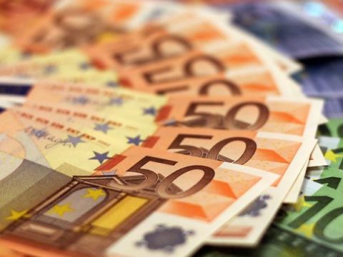 Avro və rubl bahalaşdı – BU GÜNÜN MƏZƏNNƏSİ