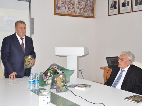 Zahid Xəlilin “Dəmir yumruq dastanı” kitabının təqdimatı keçirildi – FOTO
