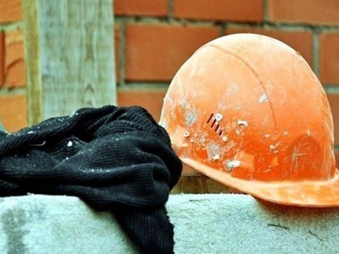 Tikintidə bədbəxt hadisə – Fəhlənin qolu qopdu