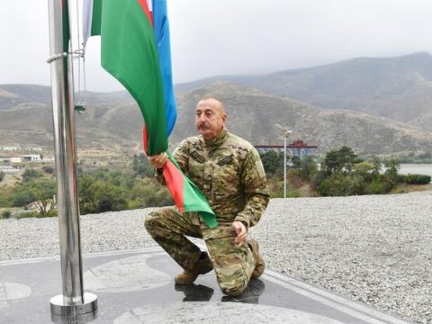 İlham Əliyev Talış kəndində Azərbaycan bayrağını ucaltdı