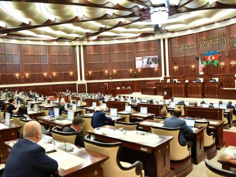 Bu gün Milli Məclis iki vacib məsələyə görə toplaşır