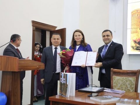 Qənirə Paşayeva “Fəxri professor” adını aldı