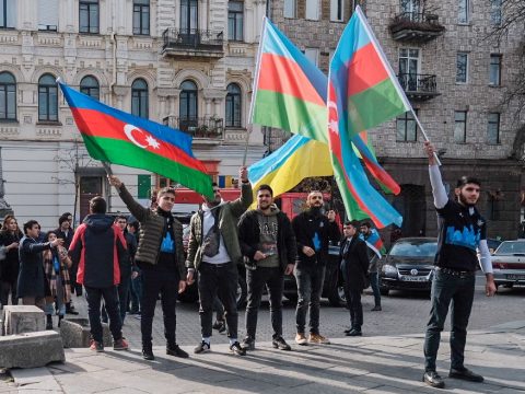 Azərbaycanlı gənclər Kievdə aksiya keçirib