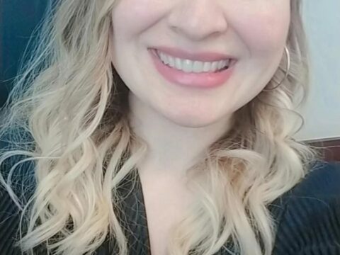 İki parça əşyamla getsəm başqa təqvimlərə… – Həcər Sağlamın şeirləri (Türkiyə)