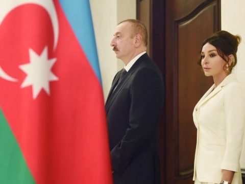 Milli Məclisdən İlham Əliyev və Mehriban Əliyevaya təbrik