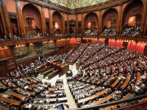 İtalyan senatordan Ermənistana: Artıq yetər…