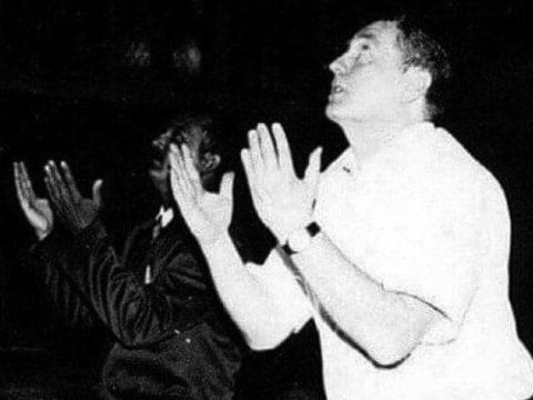 Jirinovski və Səddam Hüseyn Bağdadda namaz qılır – Foto